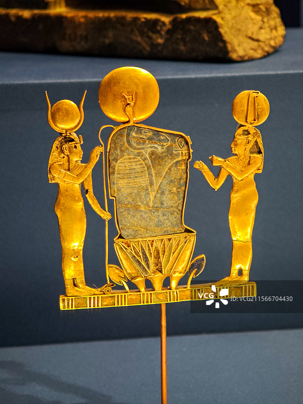 上海博物馆古埃及文明大展金色宗教象征文物展示图片素材