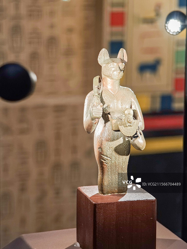 上海博物馆古埃及文明大展猫首人身雕像展示图片素材