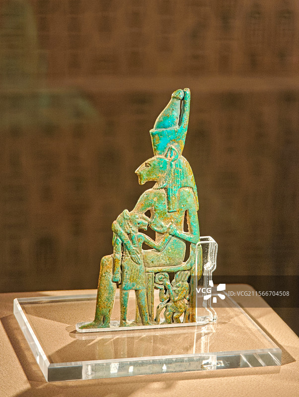 上海博物馆古埃及文明大展神祇青铜雕像展示图片素材