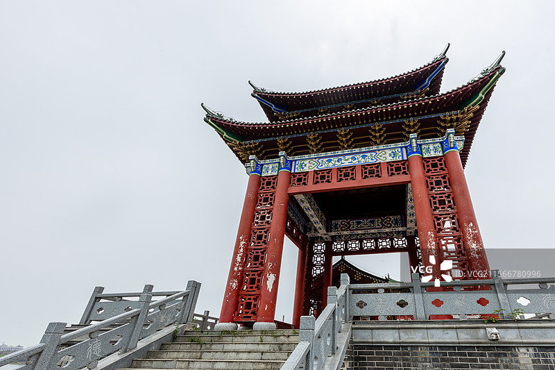 常德江南城区防洪堤三座交通闸与上部仿古建筑阁楼图片素材