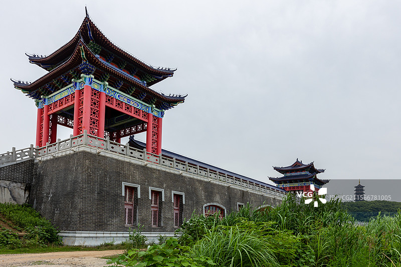 常德江南城区防洪堤三座交通闸与上部仿古建筑阁楼图片素材