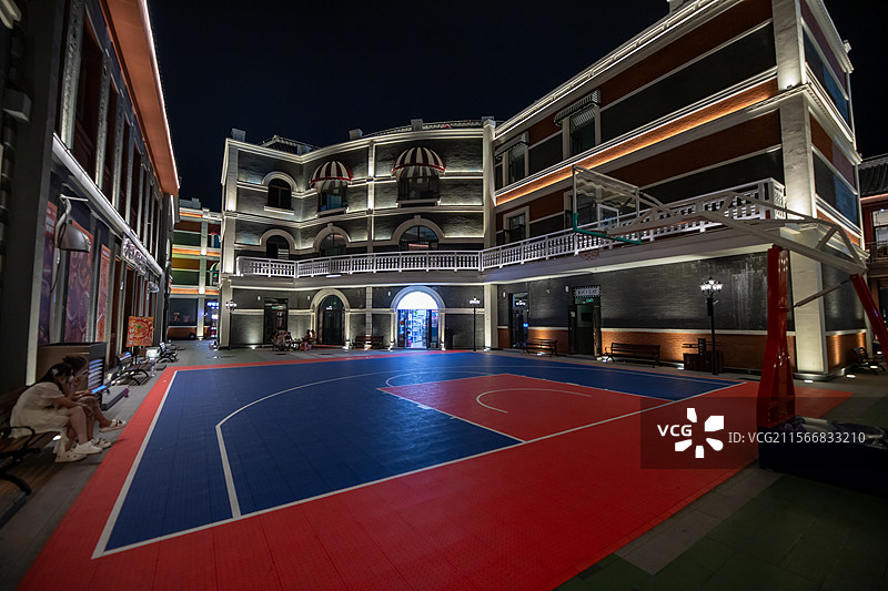 通化市龙兴里古城内的篮球场图片素材