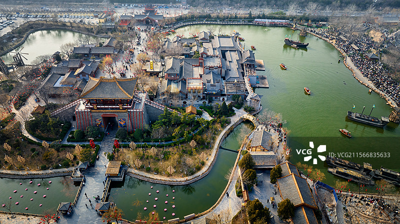 河南开封，航拍清明上河园风光图片素材