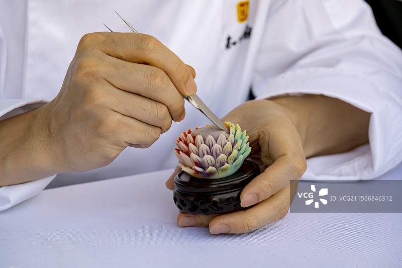 制作杭帮菜创意七彩糕点图片素材