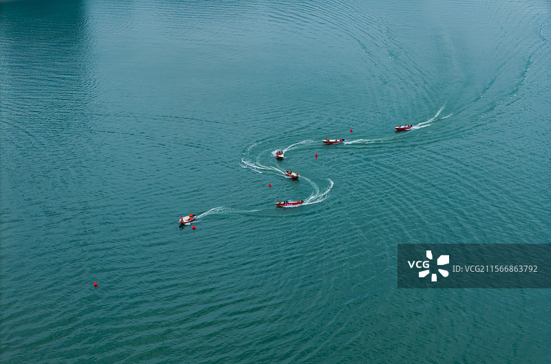 湖南省怀化市防汛应急演练水上冲锋舟图片素材