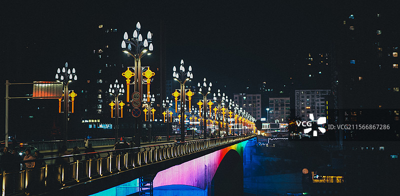 四川省平昌县金宝大桥夜景图片素材
