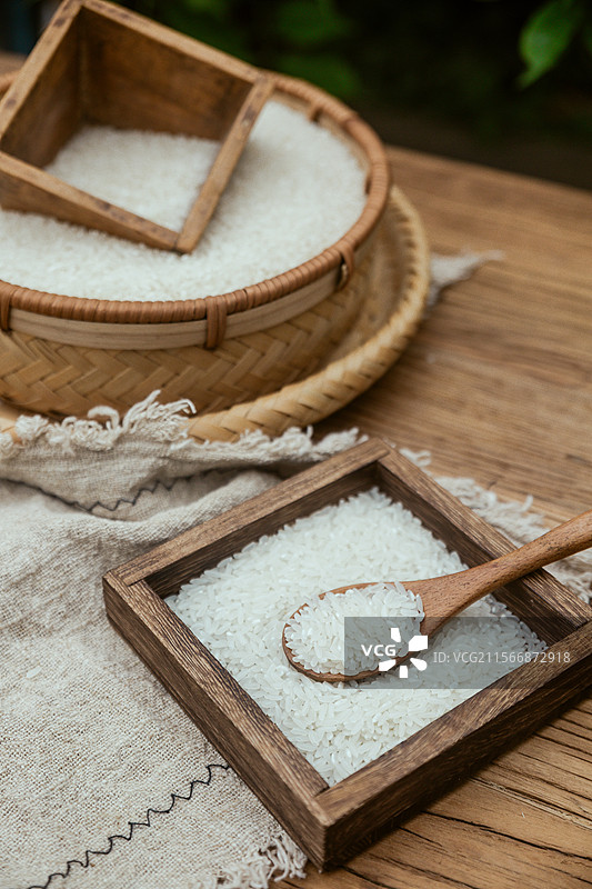 乡村农产品绿色有机大米细长香米东北大米粮食米饭图片素材