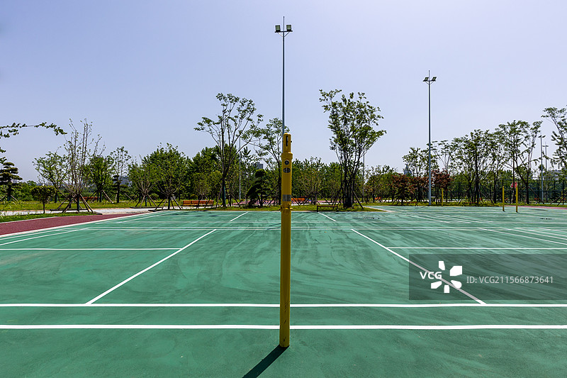 新建成的现代化市民运动场所常德鼎城区江南体育公园图片素材