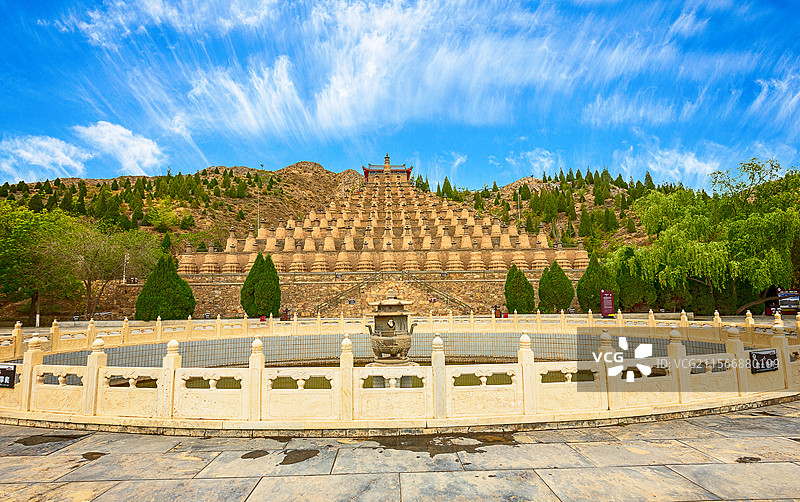 西夏时期覆钵式佛塔图片素材