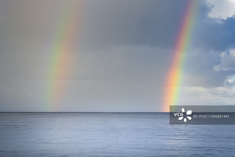 海边双彩虹图片素材