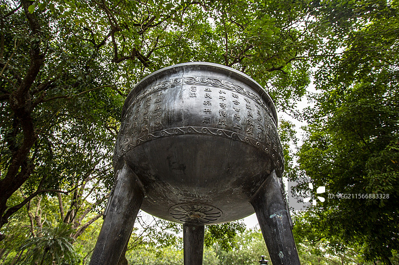 广东省中山市孙中山故居纪念馆前的中山鼎图片素材