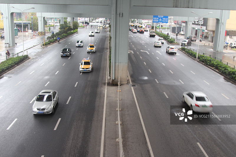 重庆市云阳县的汽车违章处理中心和展销会品牌新能源汽车 电动汽车电动车燃油车图片素材