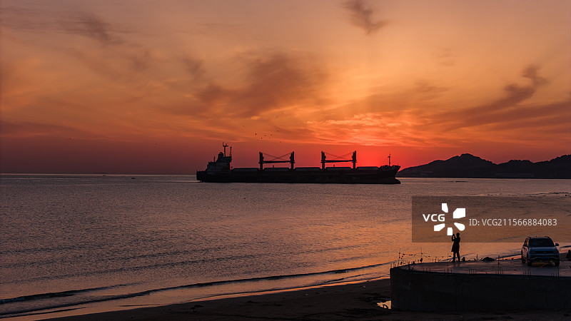 威海布鲁威斯号氛围感日出图片素材