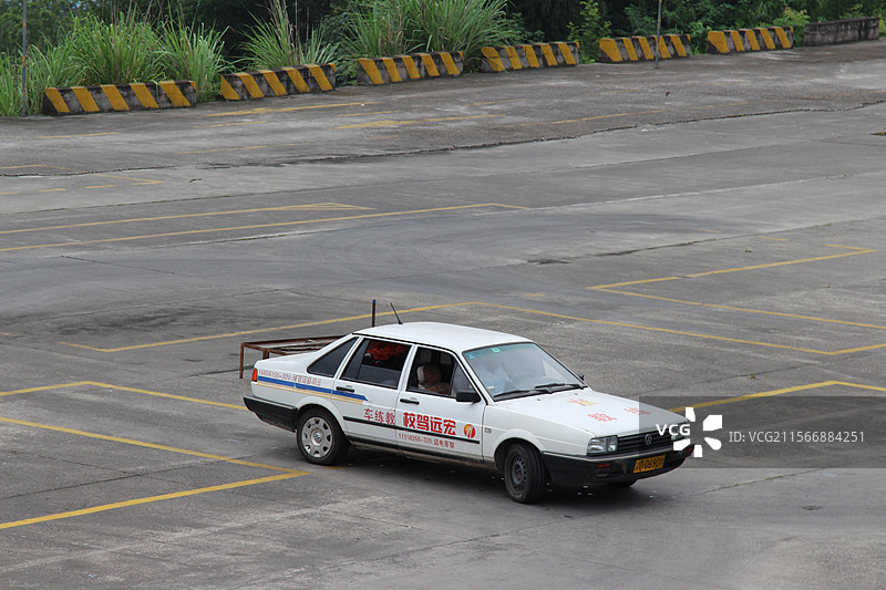 重庆市云阳县的汽车销售门店和展销会品牌新能源汽车 电动汽车电动车燃油车图片素材