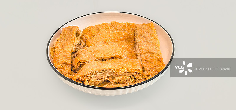 盘子里的五香素鸭图片素材