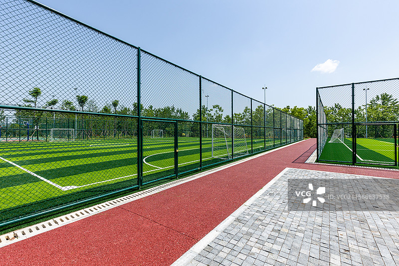 常德鼎城 江南体育公园中市民运动锻炼用足球场图片素材
