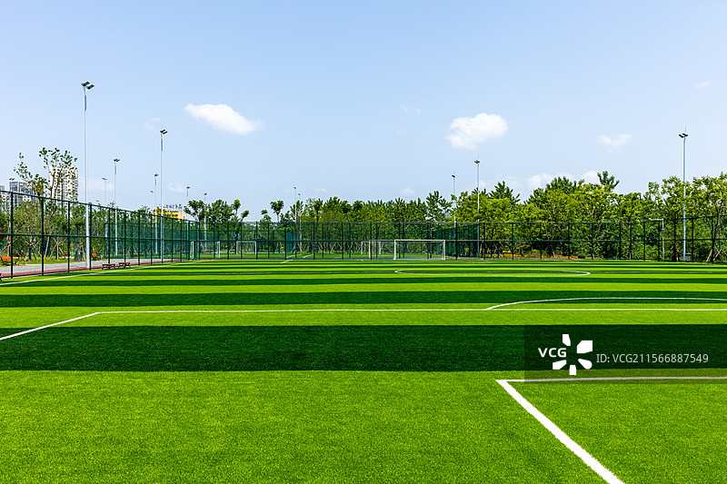 常德鼎城 江南体育公园中市民运动锻炼用足球场图片素材