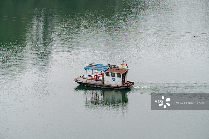 南宁扶绥县金鸡岩景区风管及渡船运输图片素材