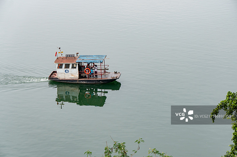 南宁扶绥县金鸡岩景区风管及渡船运输图片素材