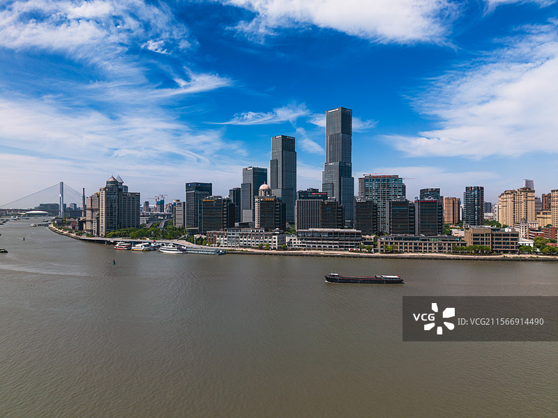 航拍上海黄浦区老码头城市天际线图片素材
