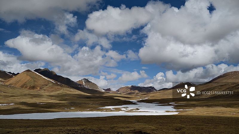 青海杂多县345国道与西藏巴青县317国道连接线的自然风光图片素材