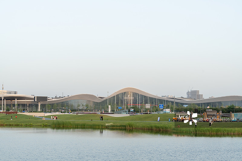 成都天府公园 天府国际会议中心 秦皇湖 CBD 城市天际线 西博城图片素材