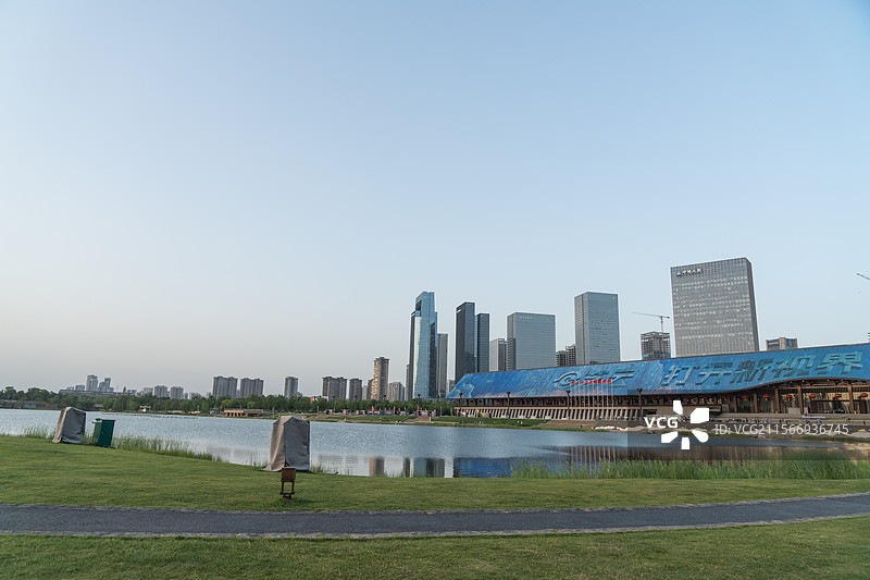 成都天府公园 天府国际会议中心 秦皇湖 CBD 城市天际线 西博城图片素材