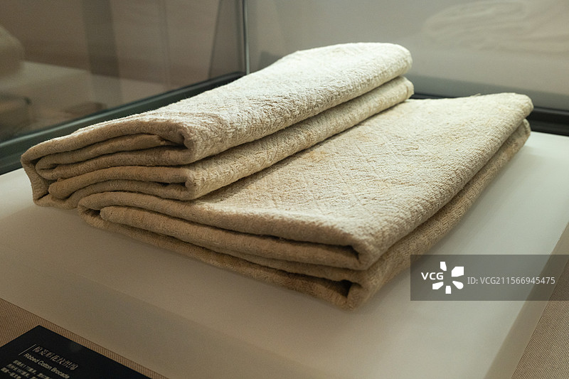 棉菱形花纹织绵（国家一级文物） 元朝 曹元用墓出土 山东省济宁市博物馆（文化中心新馆）图片素材