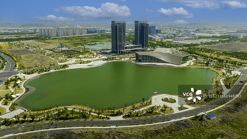 蓝天白云下的常州文化中心Cultural center图片素材