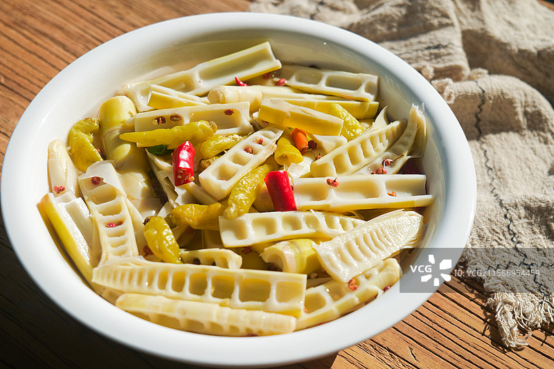 四川重庆麻辣酸辣川渝泡菜泡山椒酸笋酸竹笋家常凉菜图片素材