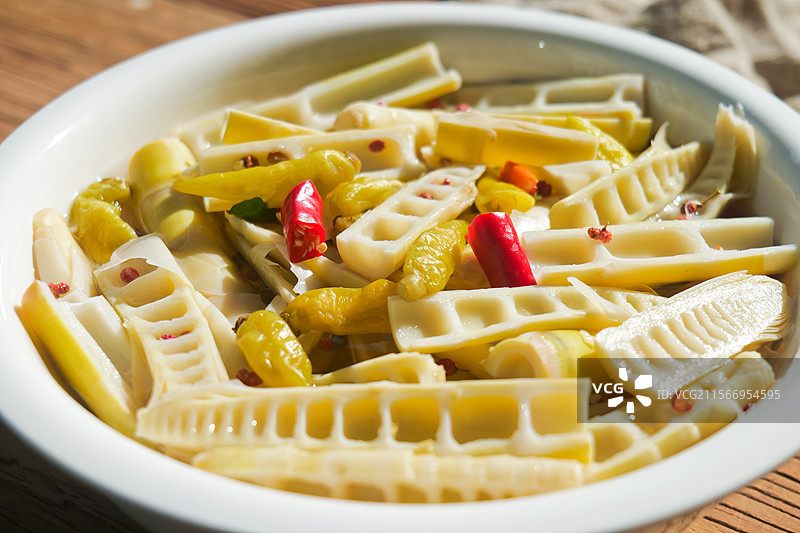 四川重庆麻辣酸辣川渝泡菜泡山椒酸笋酸竹笋家常凉菜图片素材