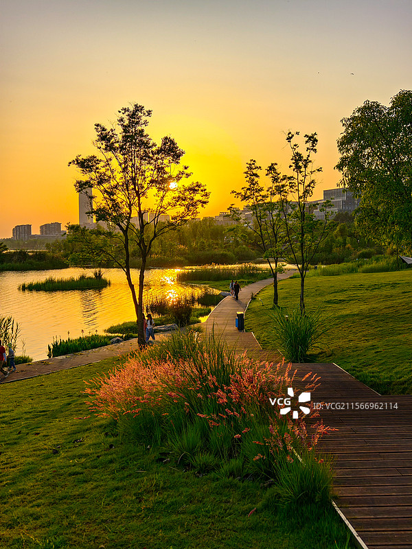 成都兴隆湖日落图片素材