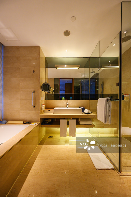 豪华酒店客房卫生间图片素材