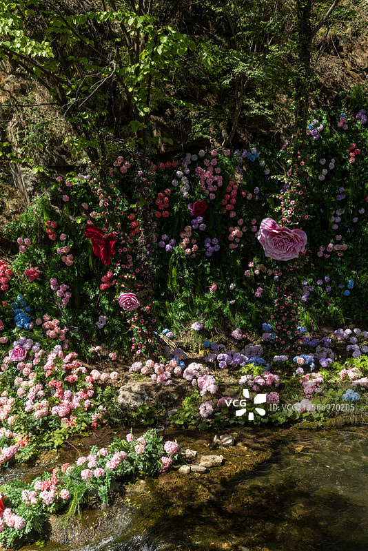 河南省洛阳市重渡沟景区花海瀑布图片素材