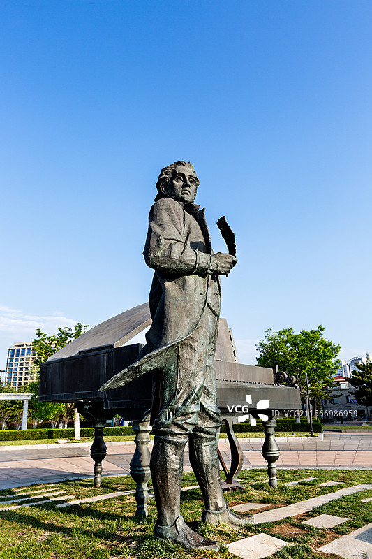 肖邦雕像+威海图片素材