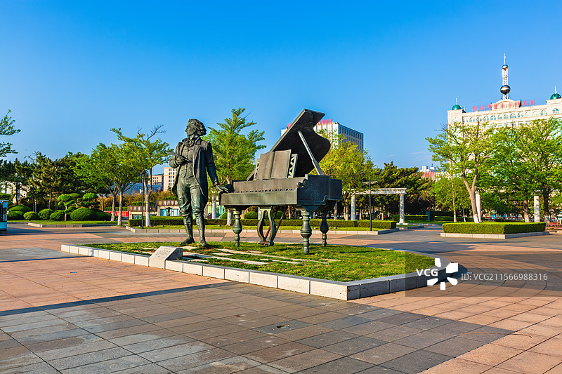 肖邦雕像+威海图片素材