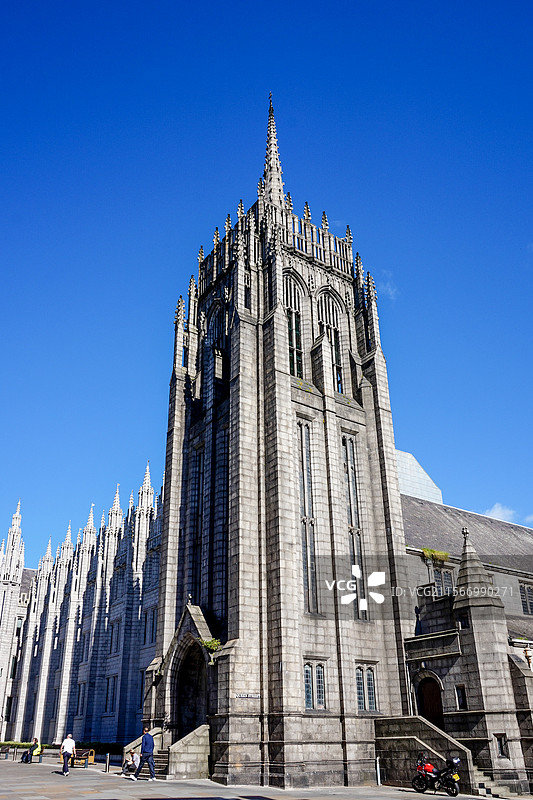 英国苏格兰阿伯丁大学马歇尔学院，为灰色花岗岩哥特式建筑图片素材