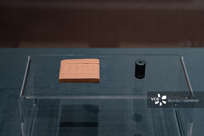 伊朗德黑兰大学穆卡达姆博物馆藏文物埃兰时期滚印图片素材