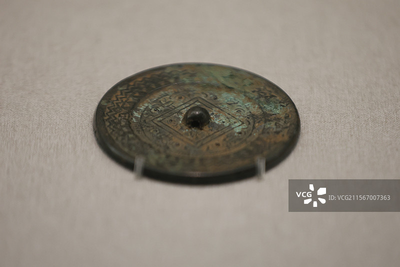 中国古代传统文化工艺宋朝金朝陶瓷铜镜特写图片素材