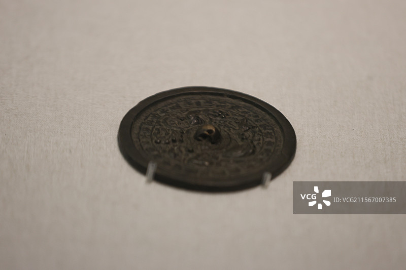 中国古代传统文化工艺宋朝金朝陶瓷铜镜特写图片素材