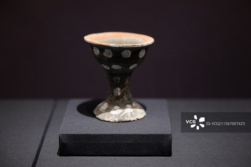 吐鲁番博物馆 南北朝-唐 阿斯塔那古墓出土 彩绘陶豆图片素材