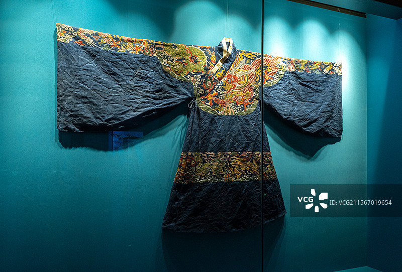 蓝地妆花纱蟒衣(仿制品) 曲阜市产 山东省济宁市博物馆（文化中心新馆）图片素材