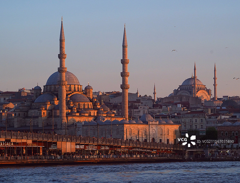 夕阳下的苏莱曼尼耶清真寺图片素材