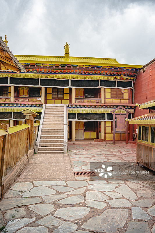 郎木寺景区格尔底寺图片素材