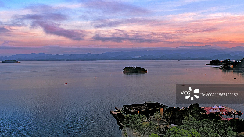 千里晨曦，江山如画 Mountains and rivers in the dawn light图片素材