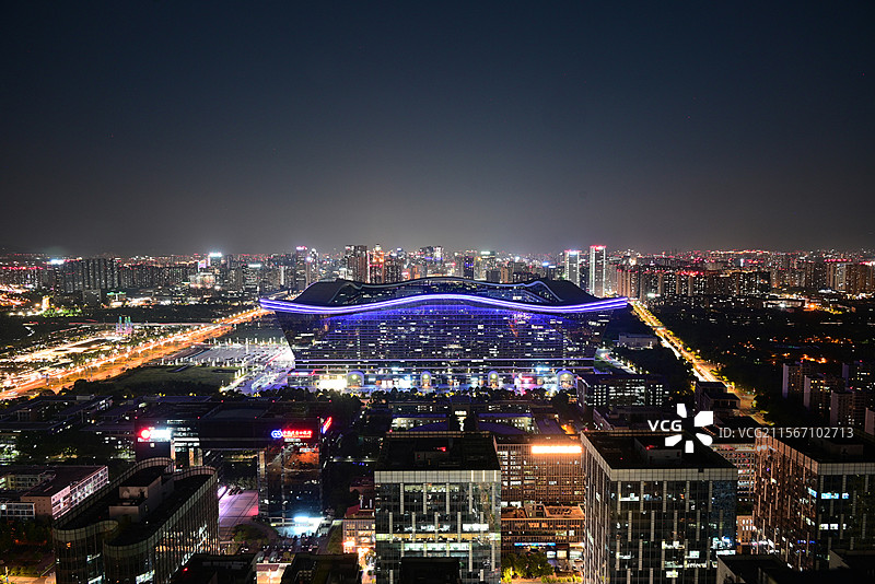 远眺成都最大单体地标建筑新世纪环球中心图片素材