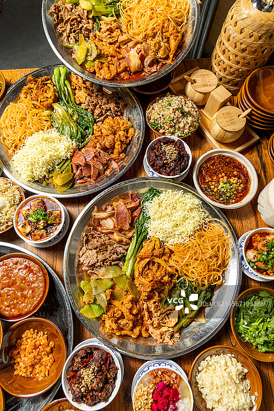 麻辣拌麻辣烫土豆丝土豆泥蔬菜凉拌菜大杂烩蔬菜丰富泡面拌面图片素材