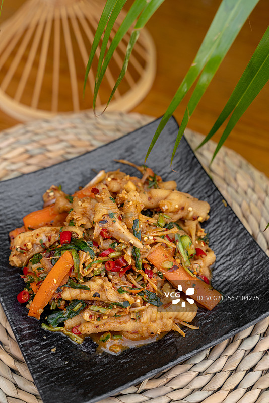 傣味舂鸡脚图片素材