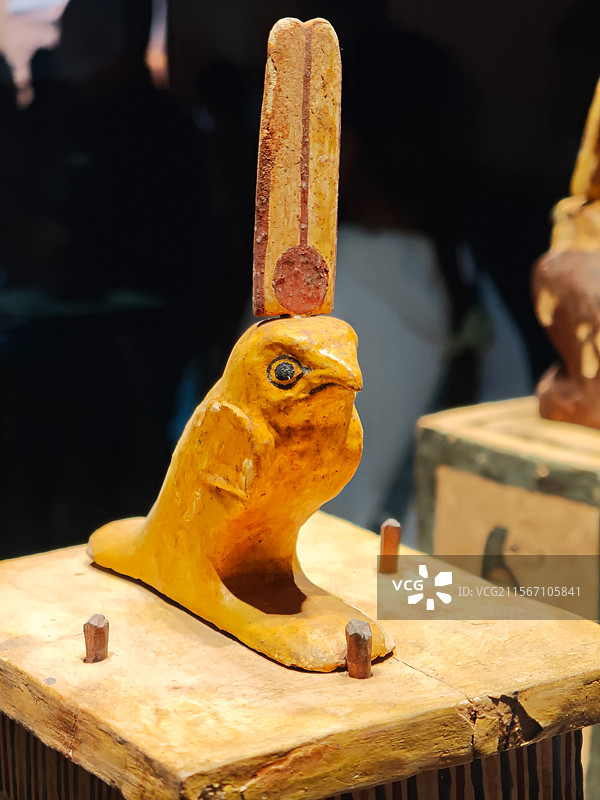 上海博物馆古埃及大展鸟形雕像展品图片素材