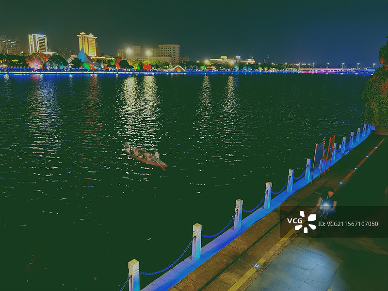 《暮江魅影》图片素材